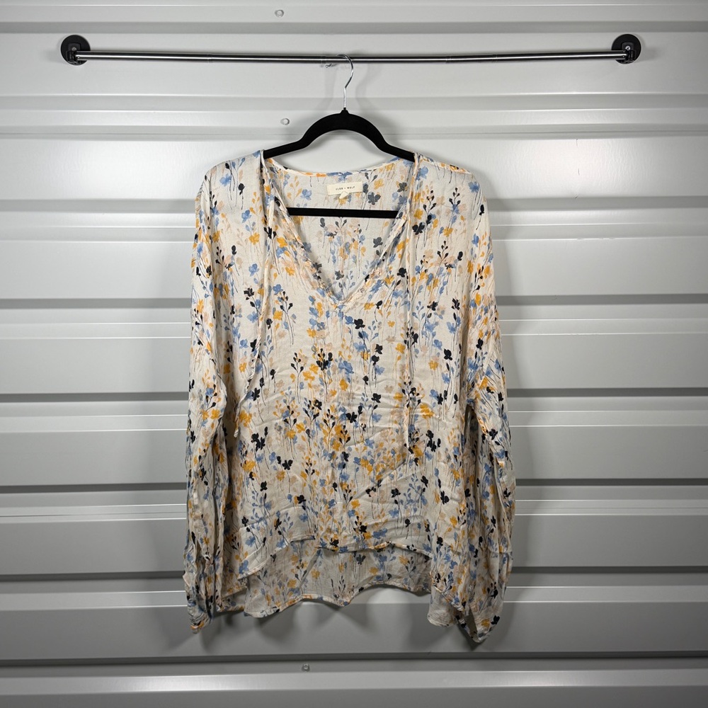 Chic Floral V-Neck Blouse - Cream and Blue